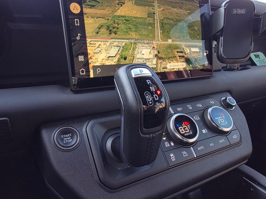 2024 Land Rover Defender 130 X-Dynamic SE