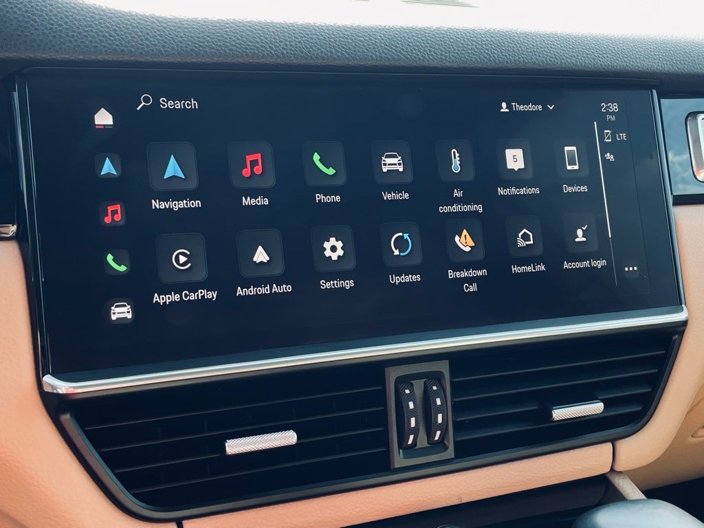 2023 Porsche Cayenne Platinum Edition