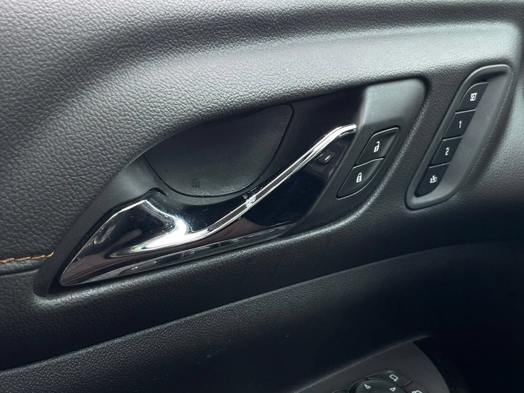 2022 GMC Acadia AT4