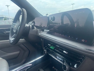 2025 Chevrolet Suburban LT