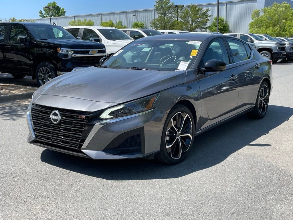 2025 Nissan Altima SR