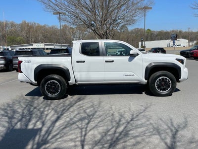 2024 Toyota Tacoma 4WD SR5