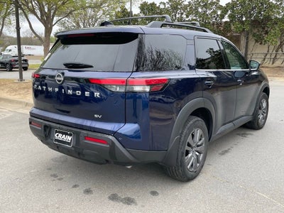 2024 Nissan Pathfinder SV