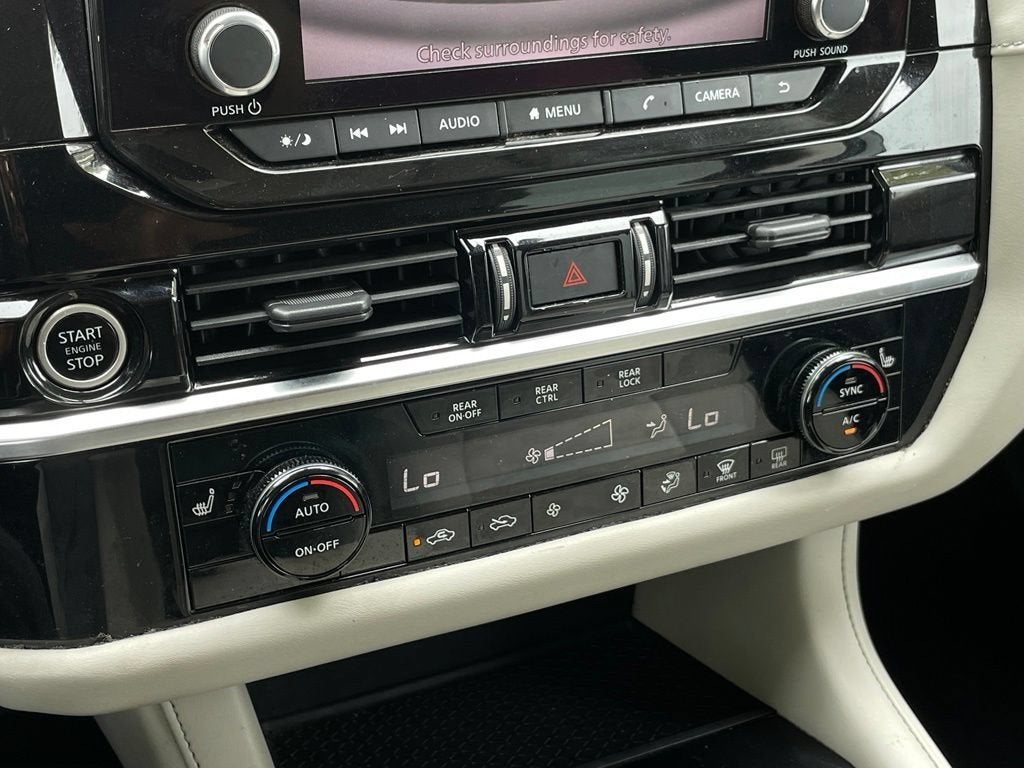 2022 Nissan Pathfinder SV