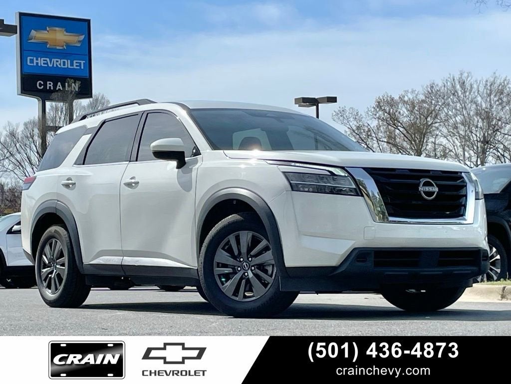 2022 Nissan Pathfinder SV