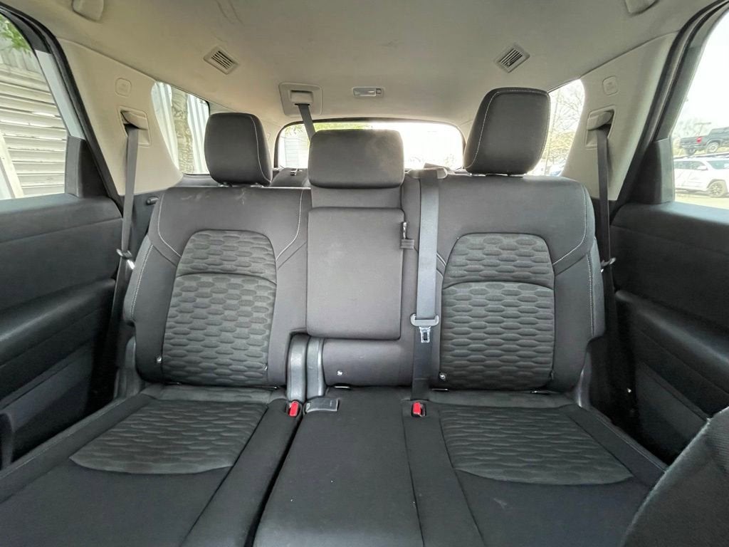 2022 Nissan Pathfinder SV