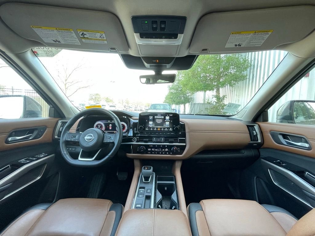 2024 Nissan Pathfinder Platinum