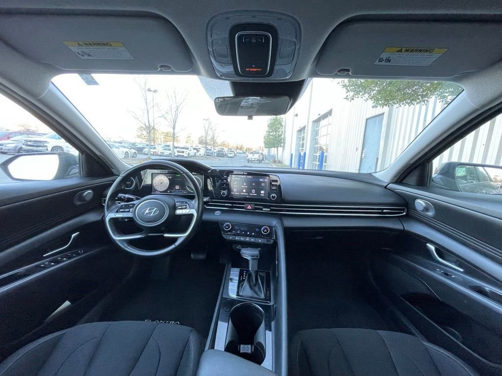 2022 Hyundai ELANTRA SEL