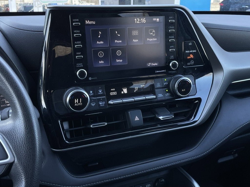 2022 Toyota Highlander L