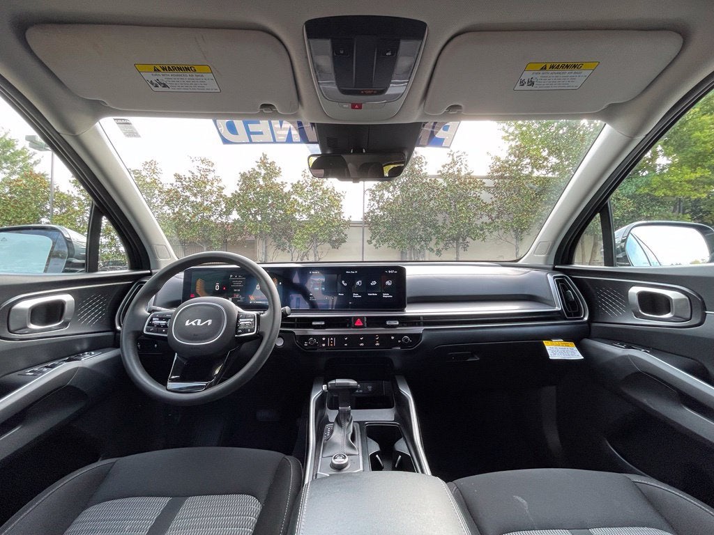 2024 Kia Sorento LX