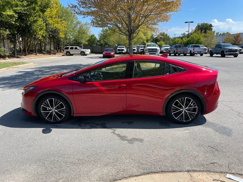 2025 Toyota Prius LE
