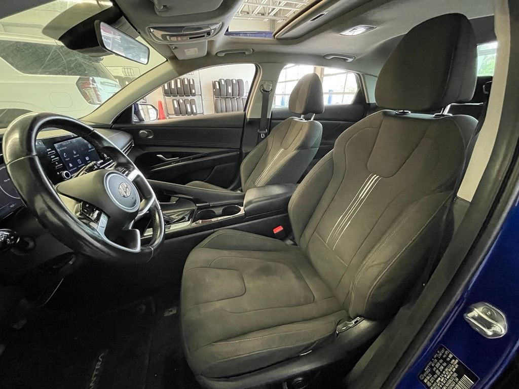 2022 Hyundai ELANTRA SEL