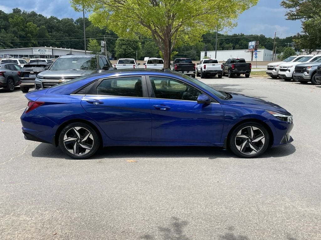 2022 Hyundai ELANTRA SEL