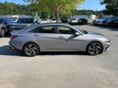 2025 Hyundai ELANTRA SEL Convenience