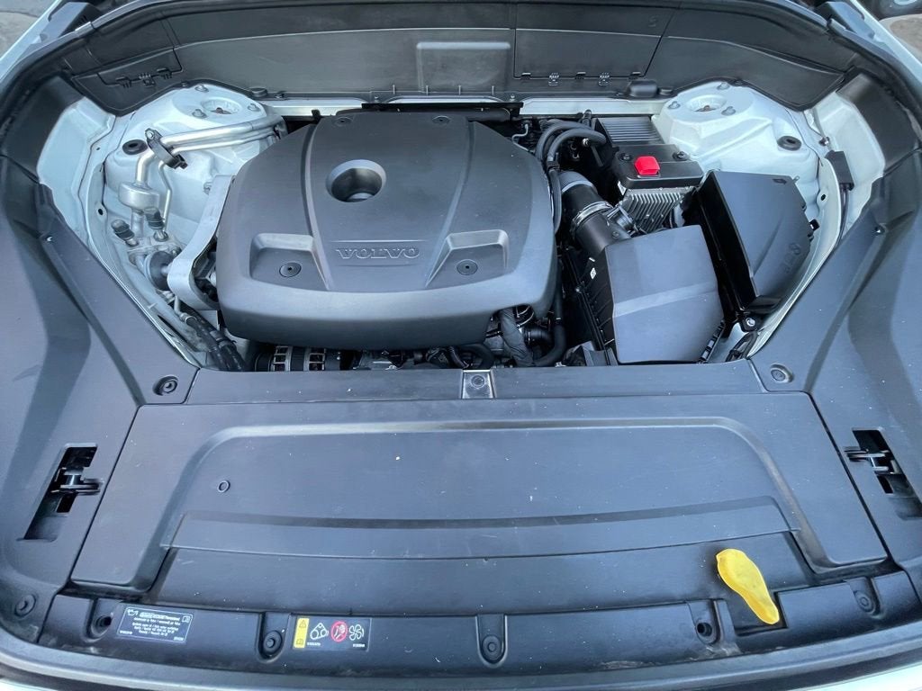 2021 Volvo XC90 Momentum