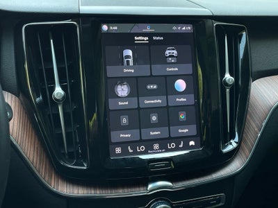 2023 Volvo XC60 Plus Dark Theme