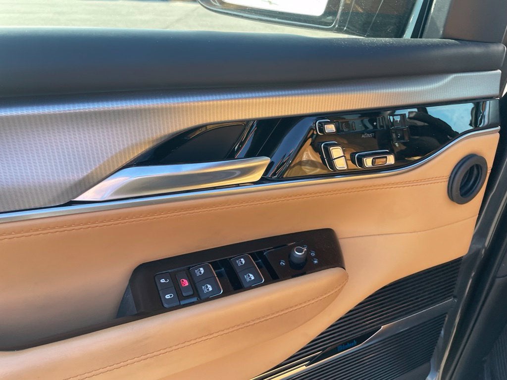 2023 Jeep Grand Wagoneer L Series III