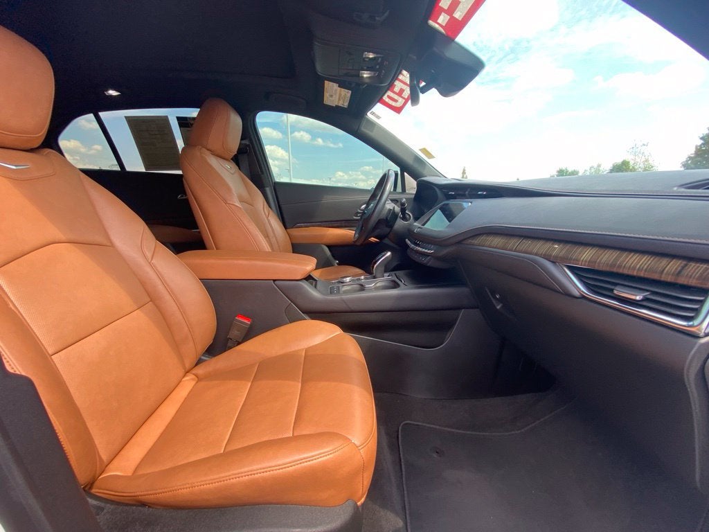 2022 Cadillac XT4 FWD Premium Luxury