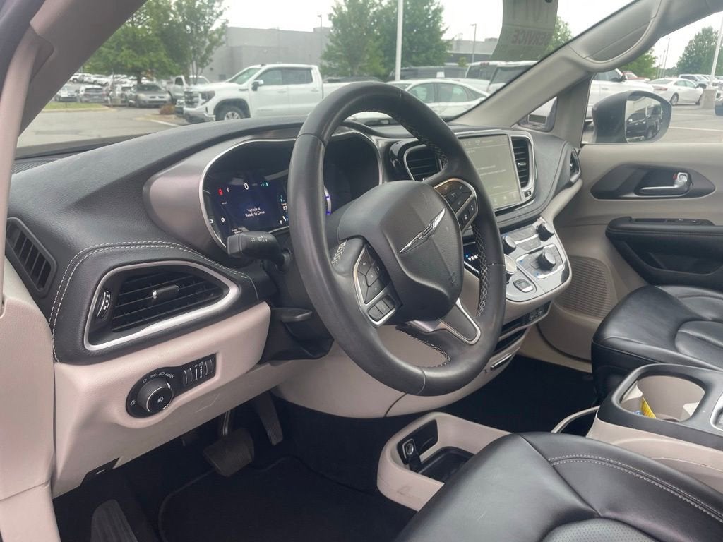 2023 Chrysler Pacifica Hybrid Touring L