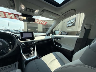 2025 Toyota RAV4 XLE Premium