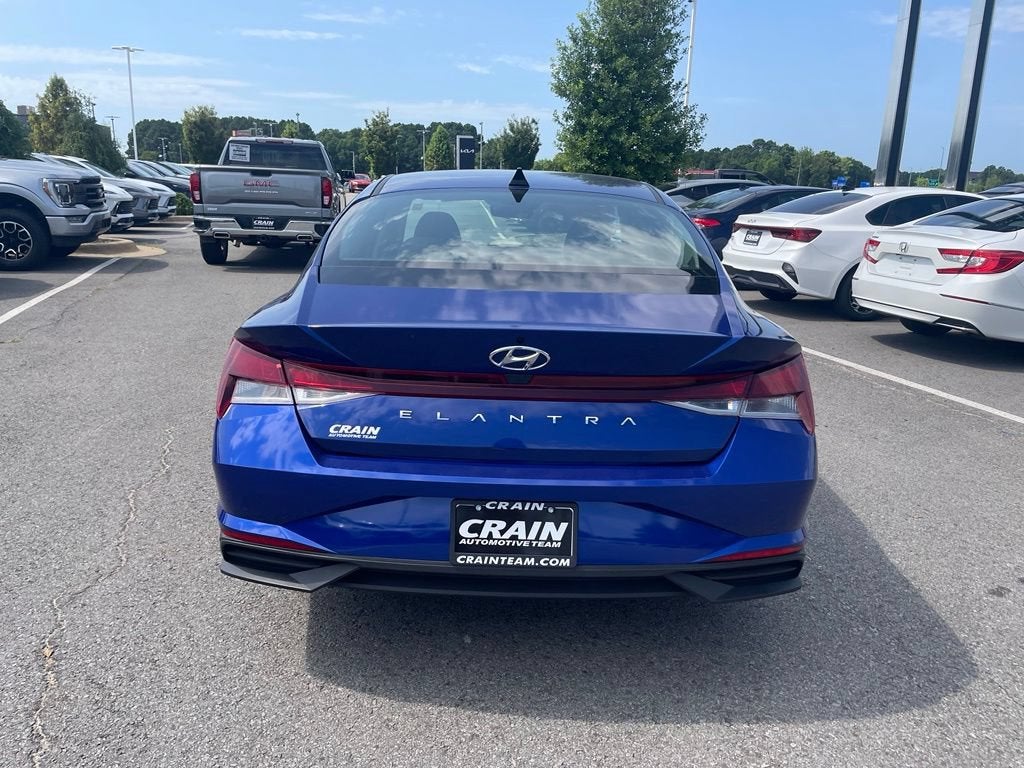 2022 Hyundai ELANTRA SE
