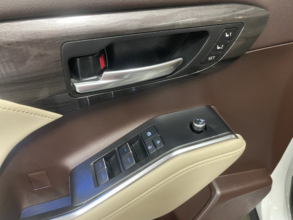 2022 Toyota Highlander Platinum