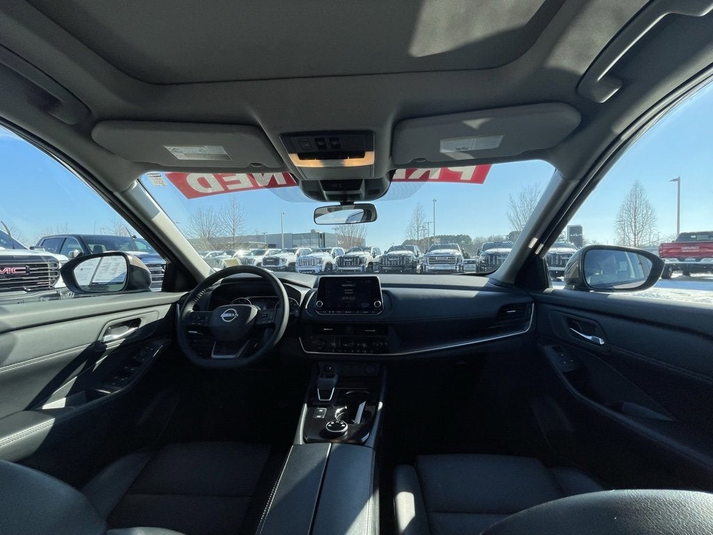 2025 Nissan Rogue SV