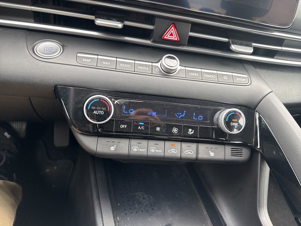 2023 Hyundai ELANTRA SEL