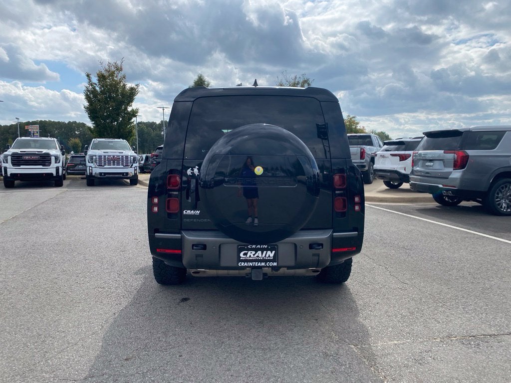2025 Land Rover Defender Outbound